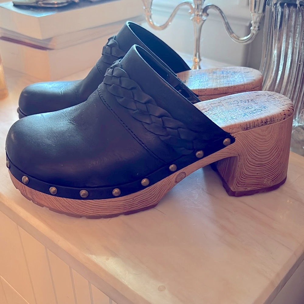 Kork Ease Clogs